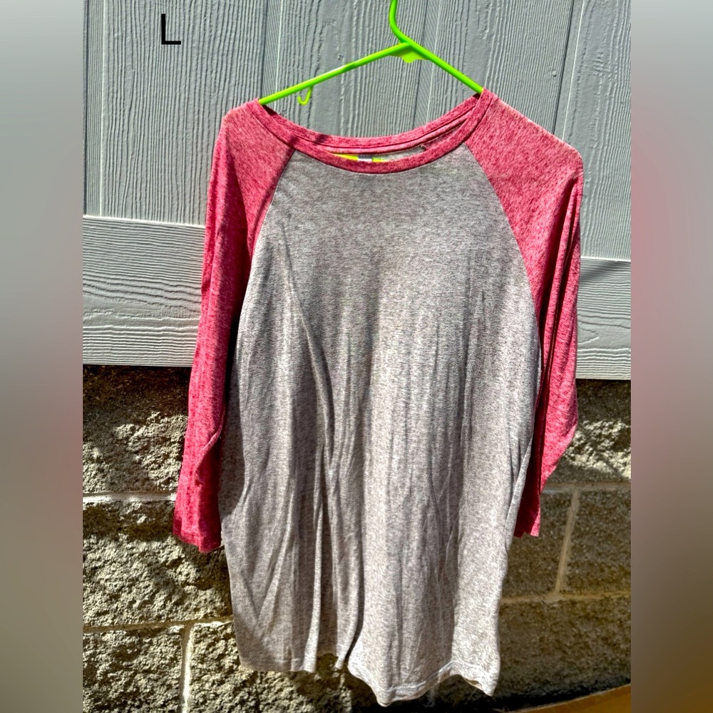 Women's Gray and Pink Raglan Sleeve Top
